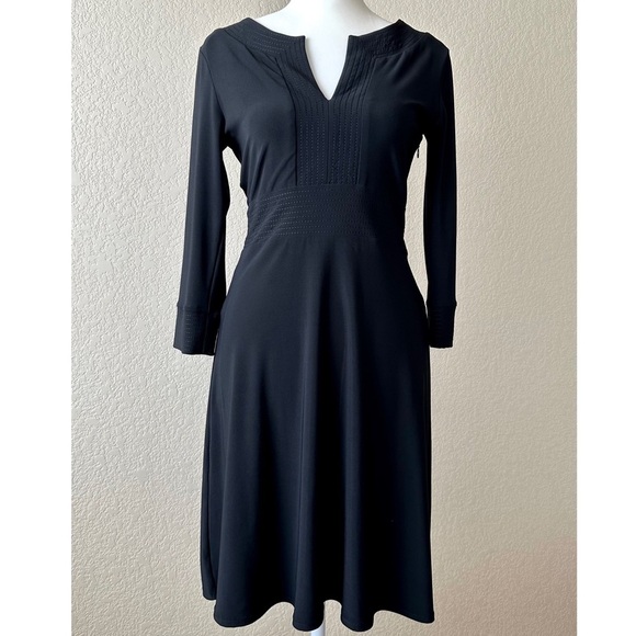 White House Black Market Dresses & Skirts - White House Black Market Banded Waist 3/4 Sleeve Sheath Dress - size 0